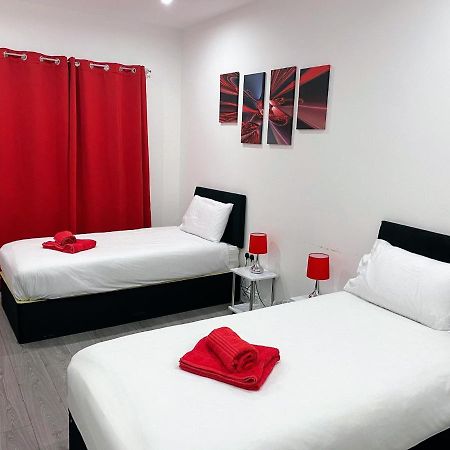 Attractive 2 Bed Apartments Free Wi-Fi And Parking ครอยดอน ภายนอก รูปภาพ